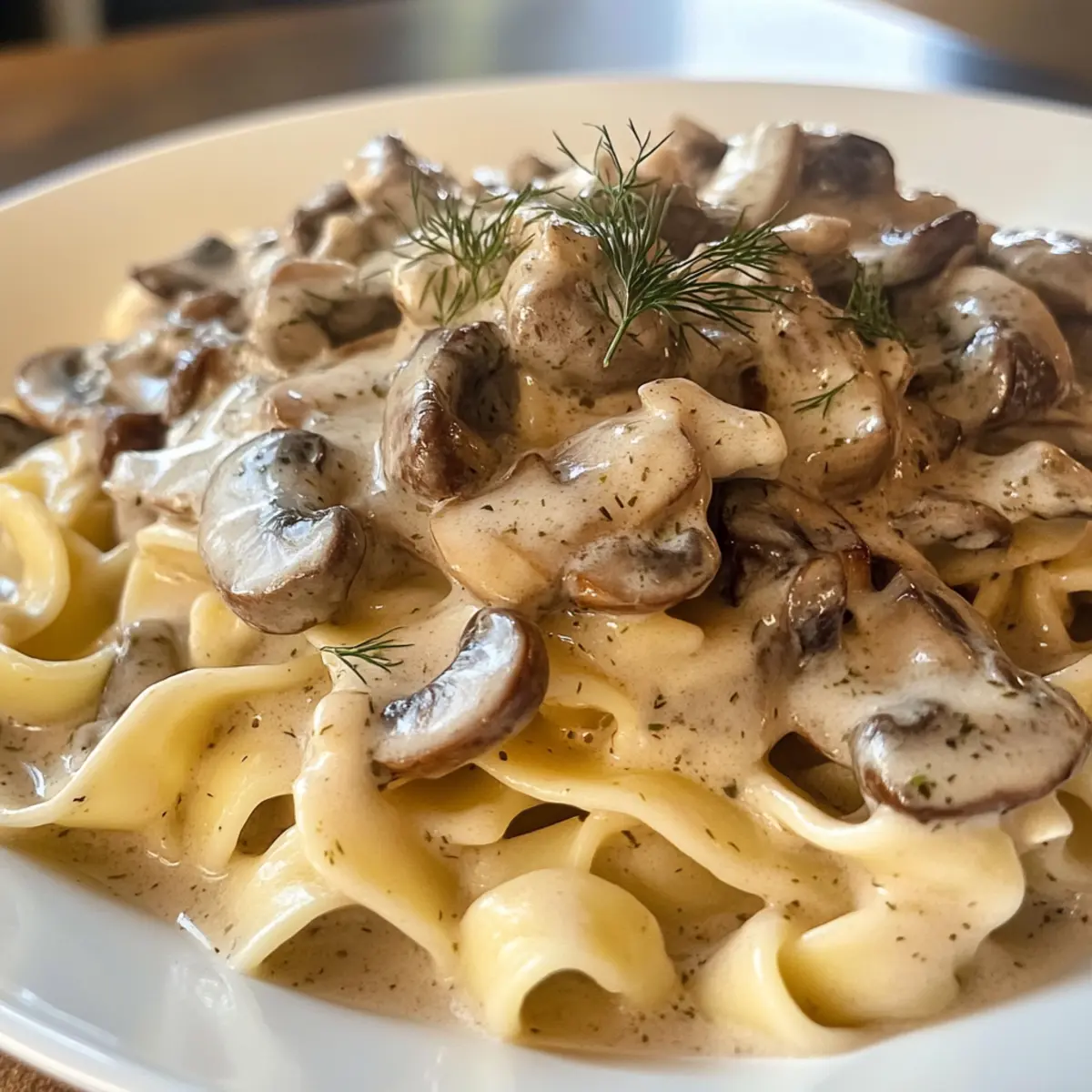 Skillet Beef and Mushroom Stroganoff: Quick & Comforting Delish